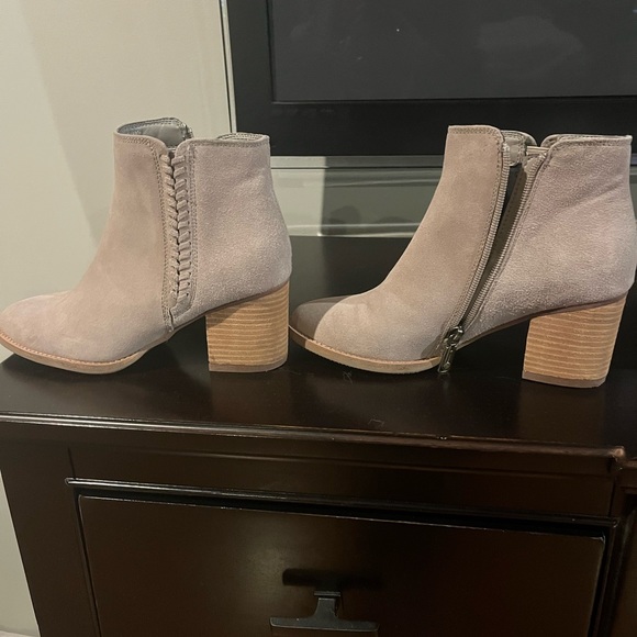 Blondo waterproof beige bootie - Picture 1 of 4